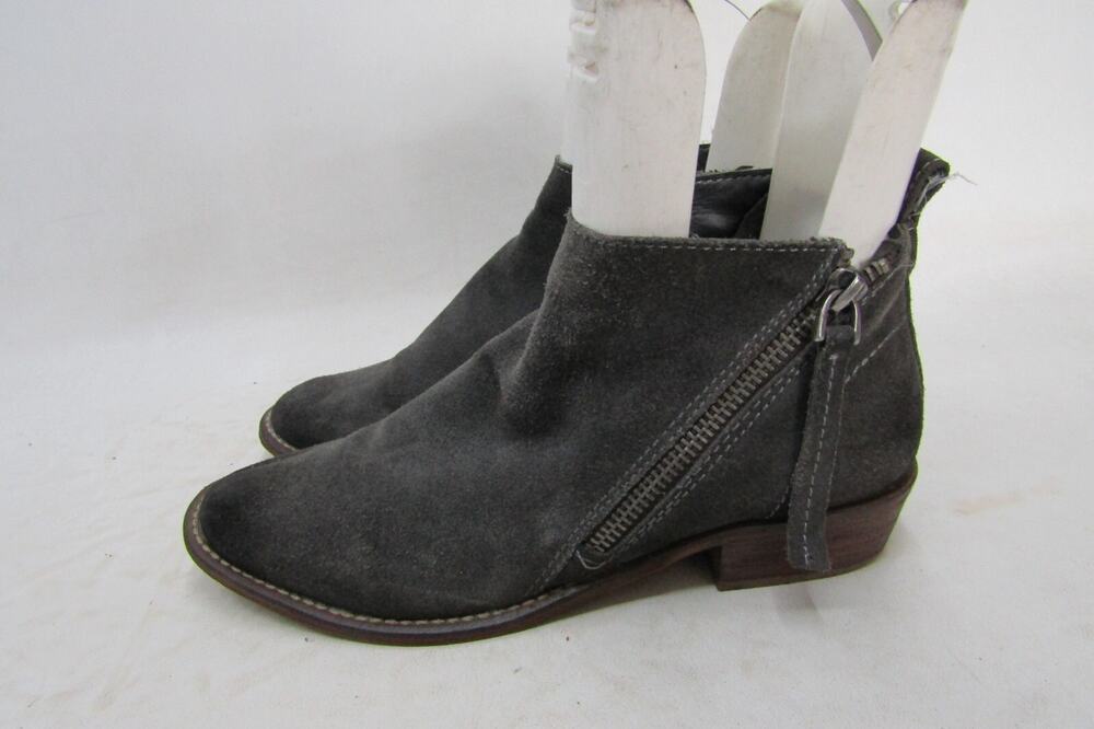 Dolce Vita Womens Size 8 M Gray Suede Zip Ankle Fashion Boots Bootie